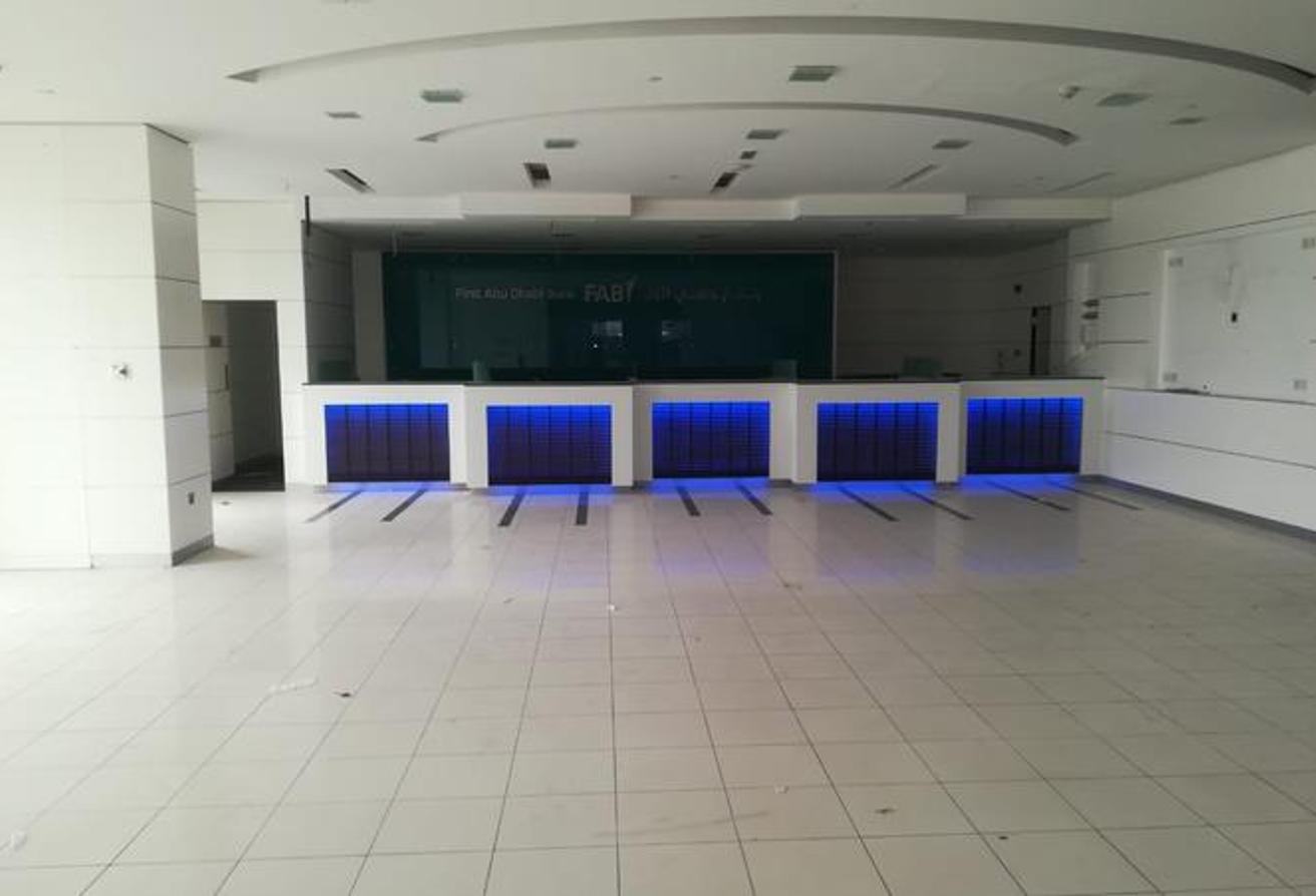 Show Room For Rent  Near Manar Mall