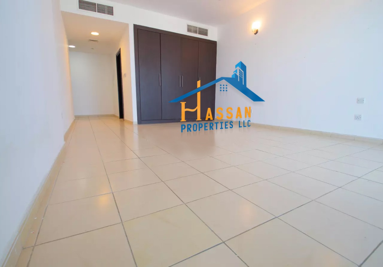 Water View 3.Bhk 70k to 75k Chiller Parking Gym Pool Pree